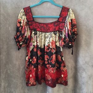 Women’s Floral Detailed Top, NWOT